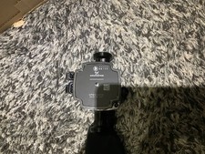 Heizungs - Umwälzpumpe Grundfoss UPM3 Auto 25-50 180 mm