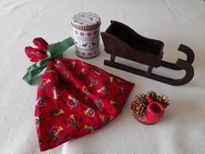 Weihnachtsartikel - Holzschlitten, Metalldose, Stoffsäckchen, Kerzenhalter