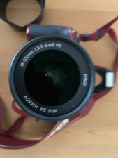 Nikon D D3200 24.2MP Digitalkamera - Rot (Kit mit AF-S DX VR 18-55mm Objektiv)