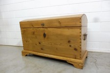 Antike Truhe Runddeckeltruhe Kommode aus Weichholz um 1850 Biedermeier