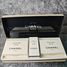 Chanel N°19 Vintage Set –