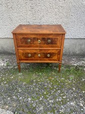 Kleine Louis Seizekommode in Nussbaum um 1790