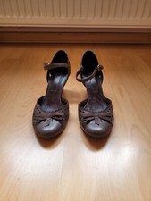 Riemchen Pumps Braun verziert