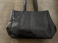 Bree Handtasche Leder Schwarz