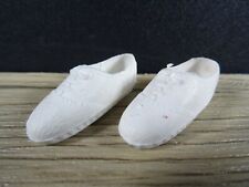 Alte weiche weiße Sportschuhe