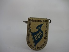 DDR Metall Pin Anstecker " Volksgenosse Hilf ! Winterhilfswerk - 33/34