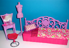 %***Barbie Bett*Decke*Kissen*Schminktisch*Hocker*Ständer*Zubehör***%