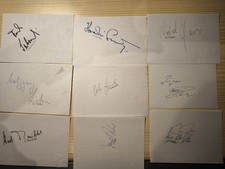 18 Autogramme auf Karten