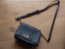 GUESS Umhängetasche, schwarz mit Kette...LOOK!!