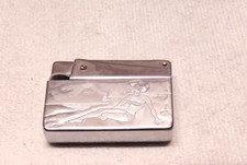 Altes Feuerzeug mit Motiv