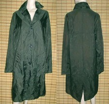 GRÜNER REGENMANTEL - RAINCOAT
