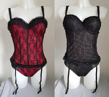 SEXY CORSAGE MIT STÄBCHEN CUPS SCHWARZ UND ROT  MIT SLIP  SPITZENVERZIERUNG