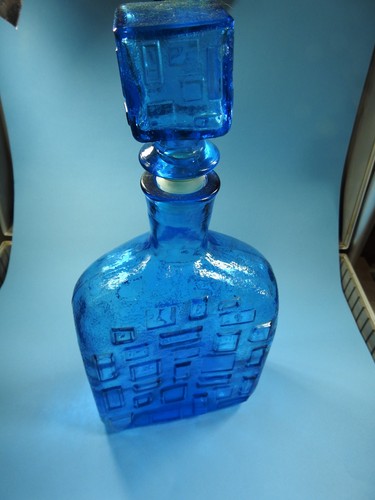 Flasche mit geometrischem