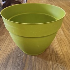 Großer grüner Pflanztopf Kunststoff 