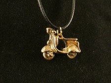 Roller Anhänger mit Kette 24 Karat Vergoldet Halskette Gold Scooter Mopet Mofa