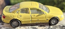 Audi A 4 1.8 Gelbes Modellauto