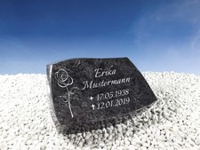 Grabstein im Material Blauer