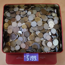 Blechkiste mlt 8 kg intern. Kursmünzen-Konvolut aus Haushaltsauflösung Lot 5!