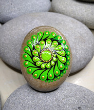 Spiral-Stein, grün, Mandala, Glücksbringer, Deko, Naturstein Bodensee, Unikat