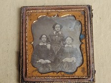 Sehr alte Daguerreotypie ( Photo auf Kupferplatte) , Mutter mit Töchtern
