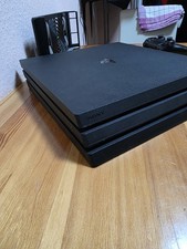 PlayStation 4 Pro – Sehr guter Zustand + Wandhalterung + Controller