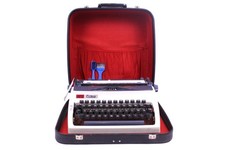 ERIKA Daro Reise Schreibmaschine DDR Typewriter 1Q Grau 1975 Vintage mit Koffer
