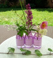Tischdekoration  3-er Vasen in flieder zum Einstellen von kleinen Gartenblumen