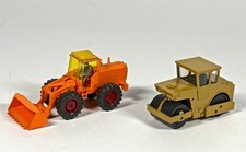 Wiking, zwei Baufahrzeuge, Schaufellader Radlader 651, Strassenwalze 65020,