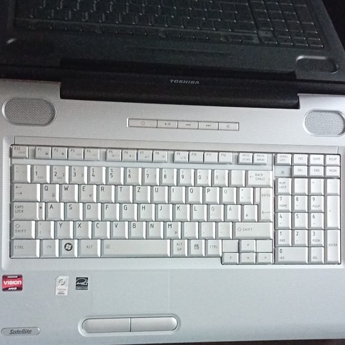 Toshiba satellite l550d 11n - toshiba,