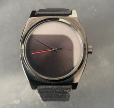 Nixon The Time Teller,Black, SW Darth Vader, schwarz 37 mm,Armband defekt