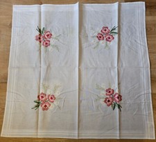 Tischdecke MitteldeckeBlumen Deckchen 75 x 78 cm Stickerei. Rosa, Wendedecke,