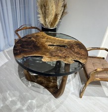 Runder Esstisch aus Epoxid-Nussbaumholz nach Maß | Live Edge Resin Round Table
