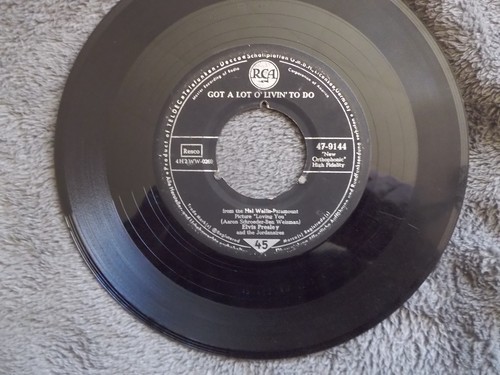 Elvis presley got a lot - -,