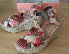 Seven seconds, Wedges m. Blumenmuster Gr. 36, 1x getragen, wie neu mit OVP