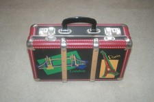 London Paris Kinder Koffer  Spielzeugkoffer   Nostalgie Koffer  Siehe Fotos !