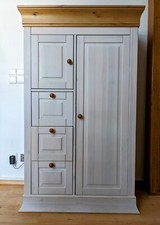 Highboard im Landhausstil