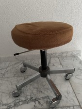 Drehhocker mit Rollen