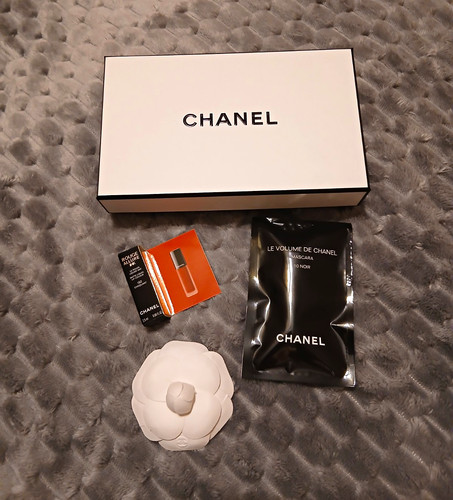 Chanel kosmetik mit deko box - deko,
