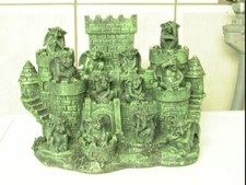 Gargoyls Burg mit passenden