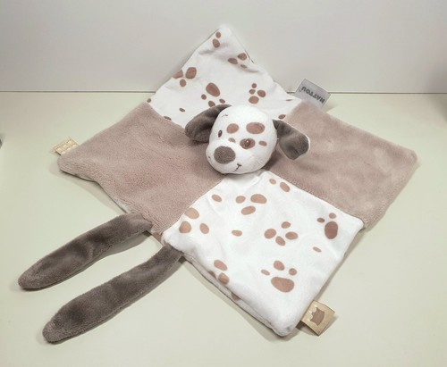 Nattou hund mit flecken - -,
