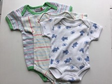 3 Stück Baby Bodys Größe