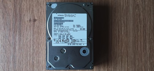 Hitachi deskstar - hitachi,