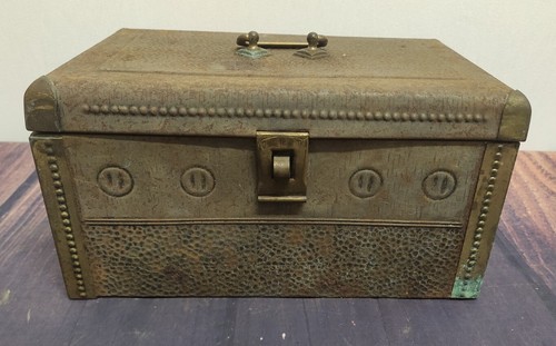 Alte metallkiste truhe vintage - alte,
