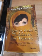 C R. Egbeme: Hinter dem