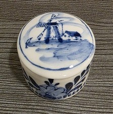 Miniatur Porzellan Dose mit