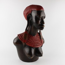 Schwere Massai Frauen Büste