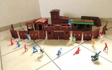 DDR Western Fort mit Plastik