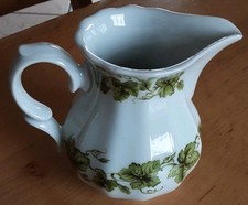 Milchkännchen  Retsch Wunsiedel Weinlaub sehr guter Zustand 