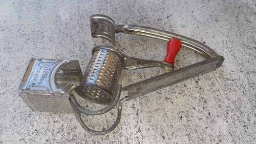 Alte vintage käsemühle - alte,
