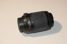 Nikon AF-S DX Nikkor 55-200 mm G ED VR  f/4-5.6 mit HB-37